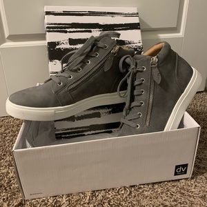 Gray Hightop Casual Shoes with side zipper